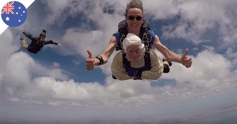 Grand-mère skydiving en Australie