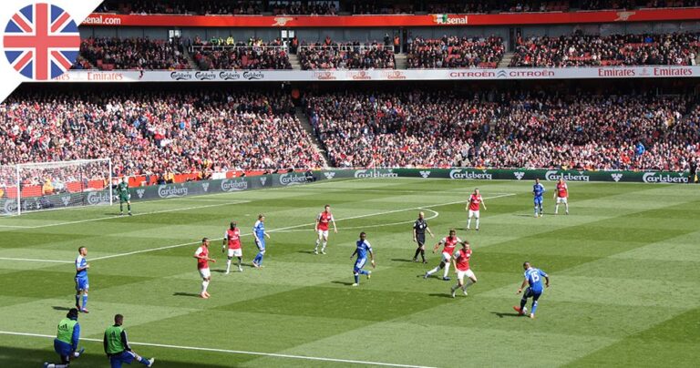 Match entre clubs de football à Londres au Royaume-Uni.