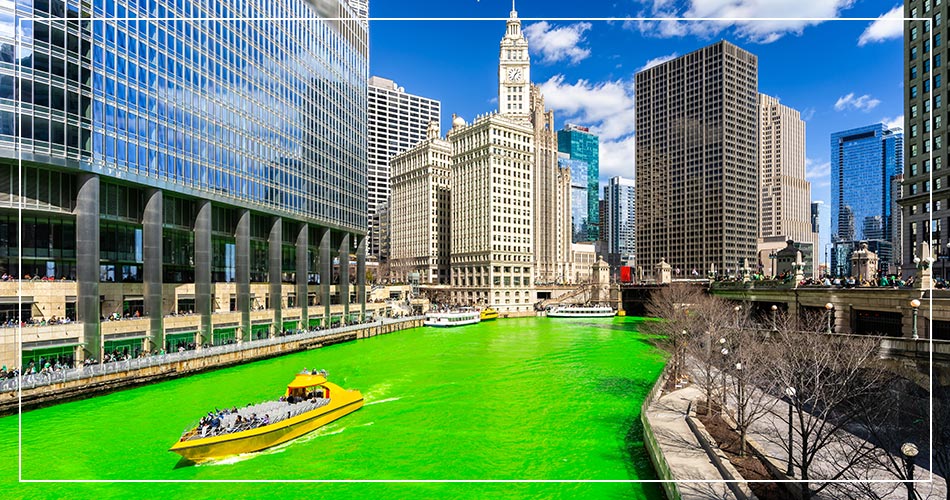 Chicago teint sa rivière en vert pour la Saint-Patrick